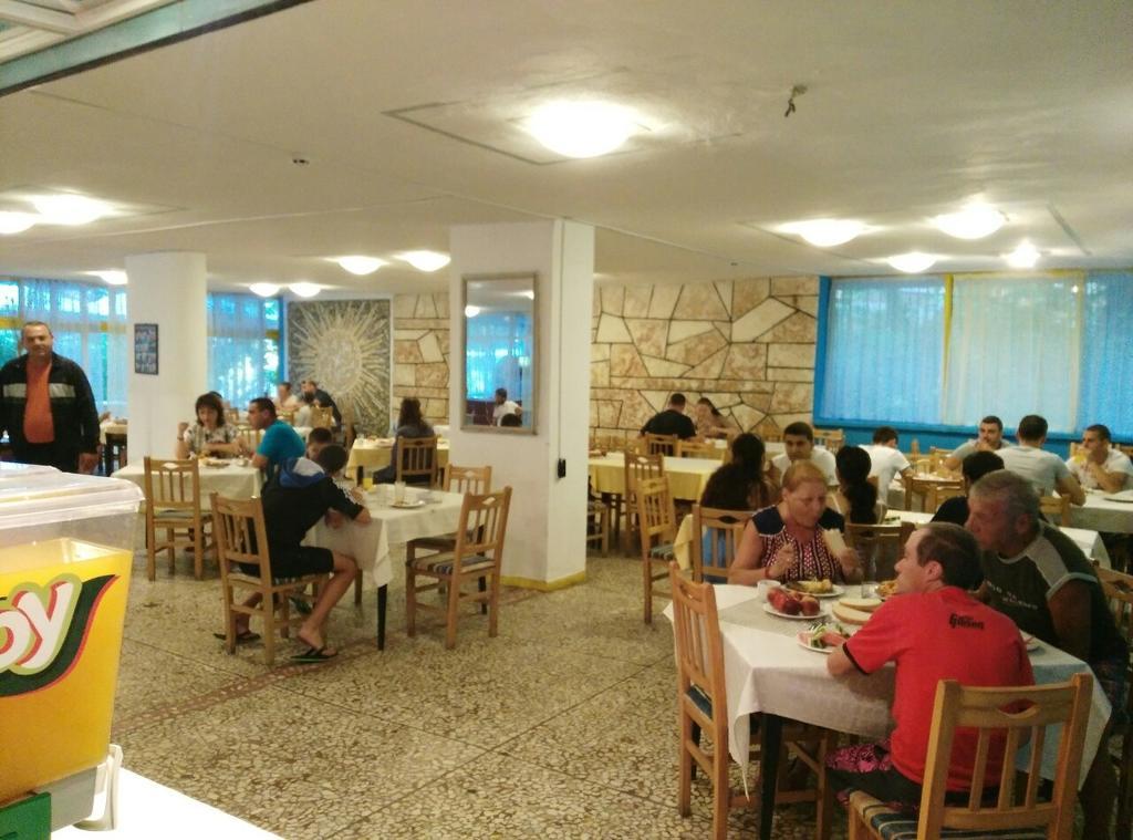 Diana Hotel Golden Sands Bagian luar foto