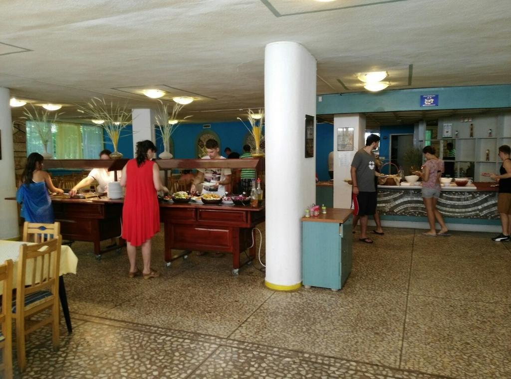 Diana Hotel Golden Sands Bagian luar foto